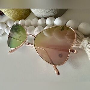 Women’s heart aviator Sunglasses NWOT